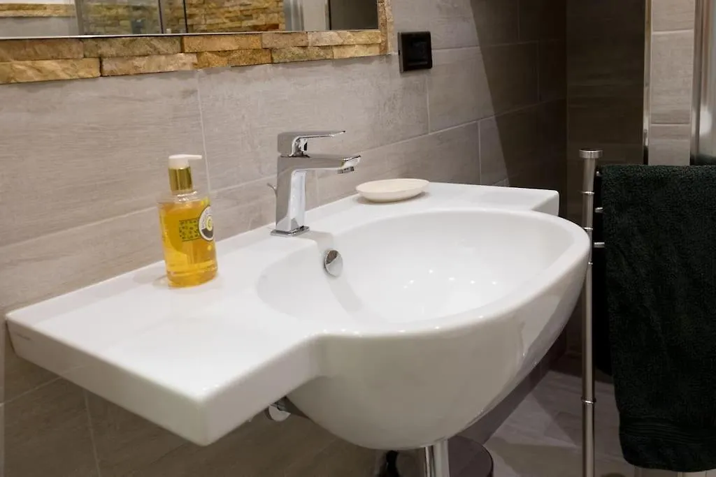 Apartment Domus Patrizia Romana 6 Persone Italy